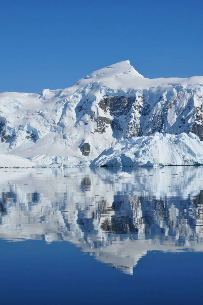 Wall Poster - Alpine Lake in Antarctica