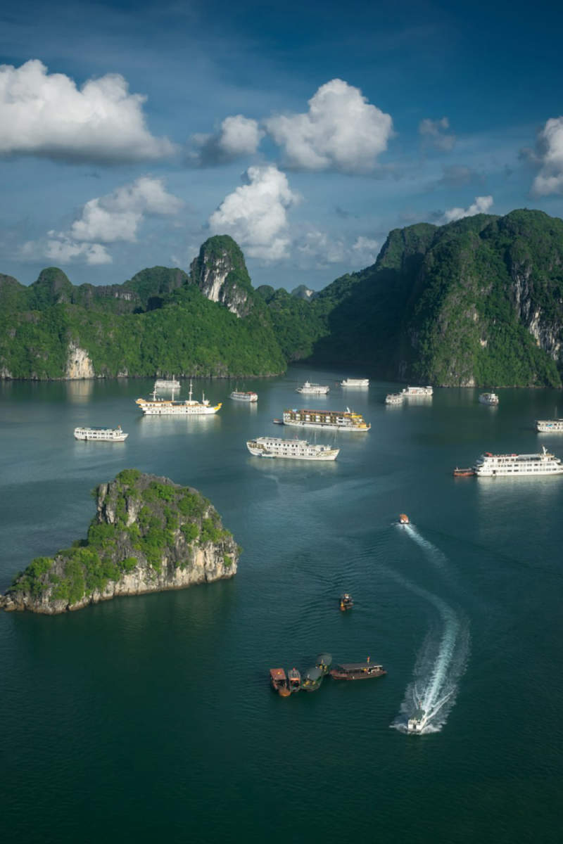 Wall Poster - Beach in Halong Bay