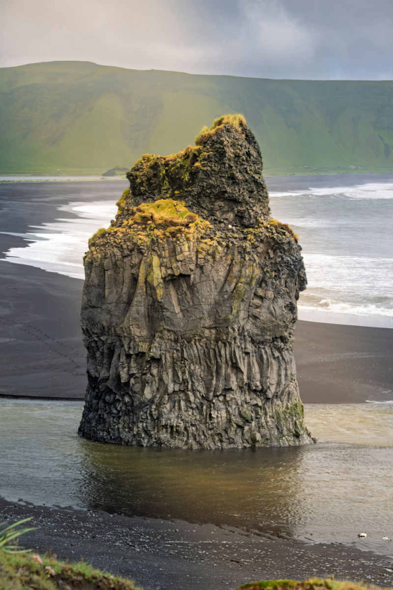 Wall Poster - Coastal Cliffs in Iceland
