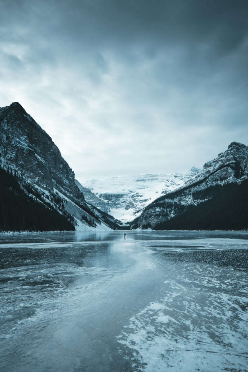 Wall Poster - Frozen Lake in Banff