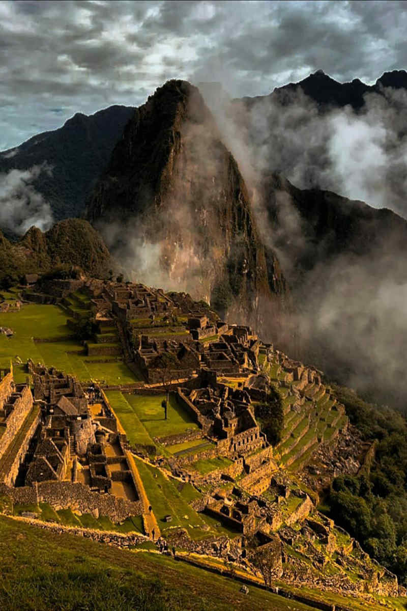Wall Poster - Full Moon in Machu Picchu