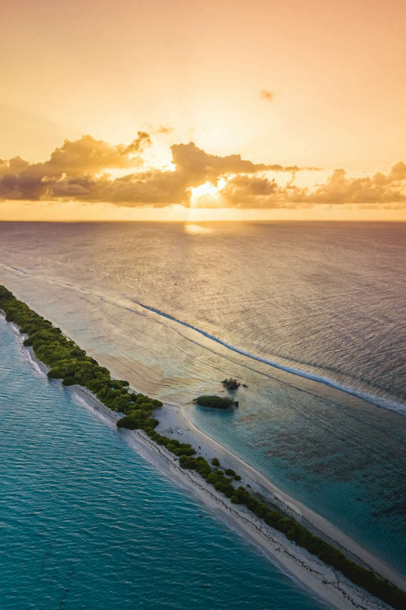Wall Poster - Mountain Peak in the Maldives