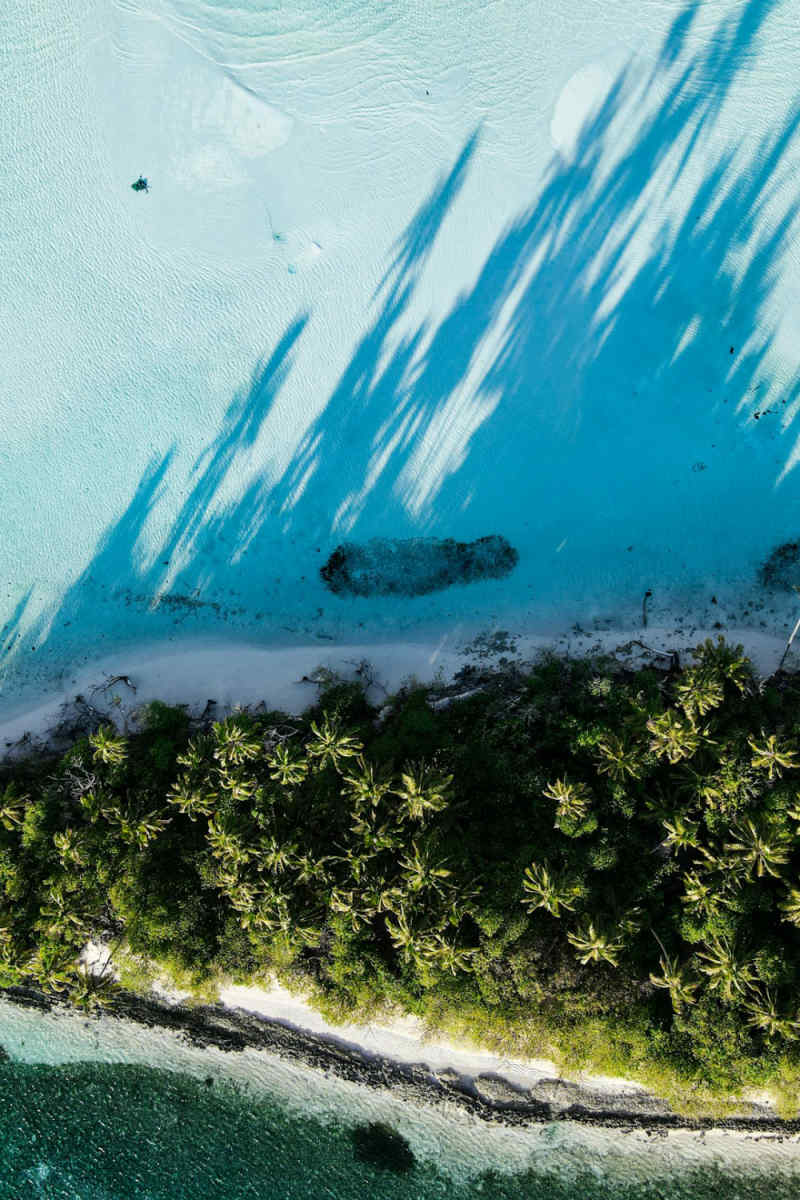 Wall Poster - Mountain Range in the Maldives
